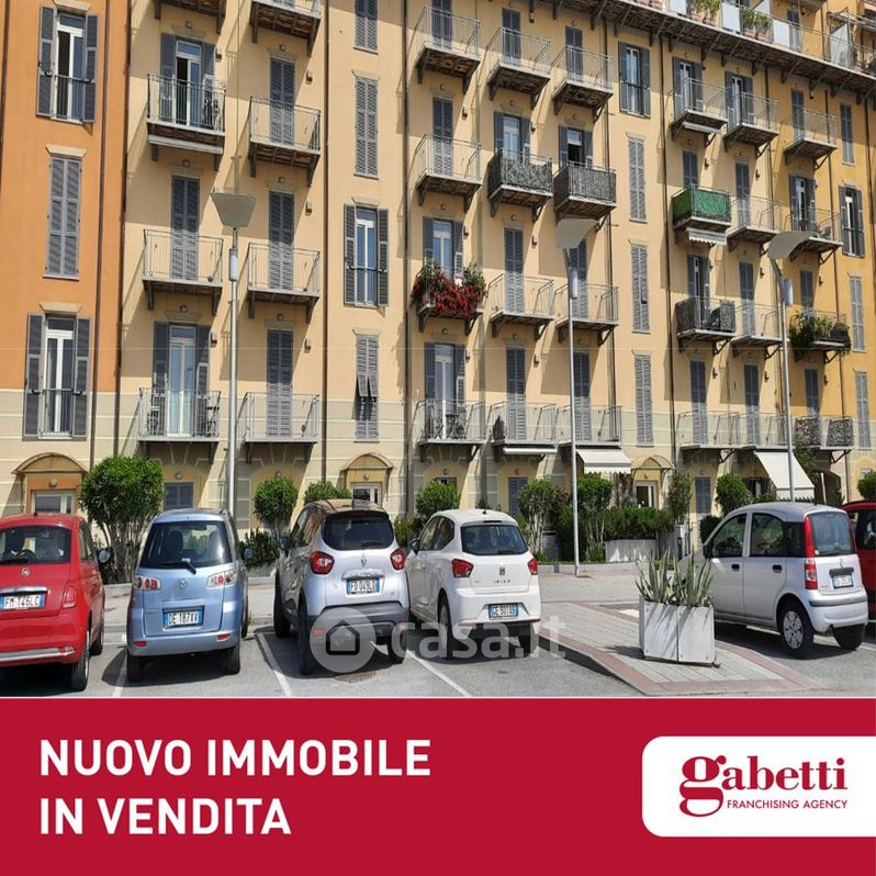 Appartamento in Vendita in Via Domenico Cimarosa a Savona