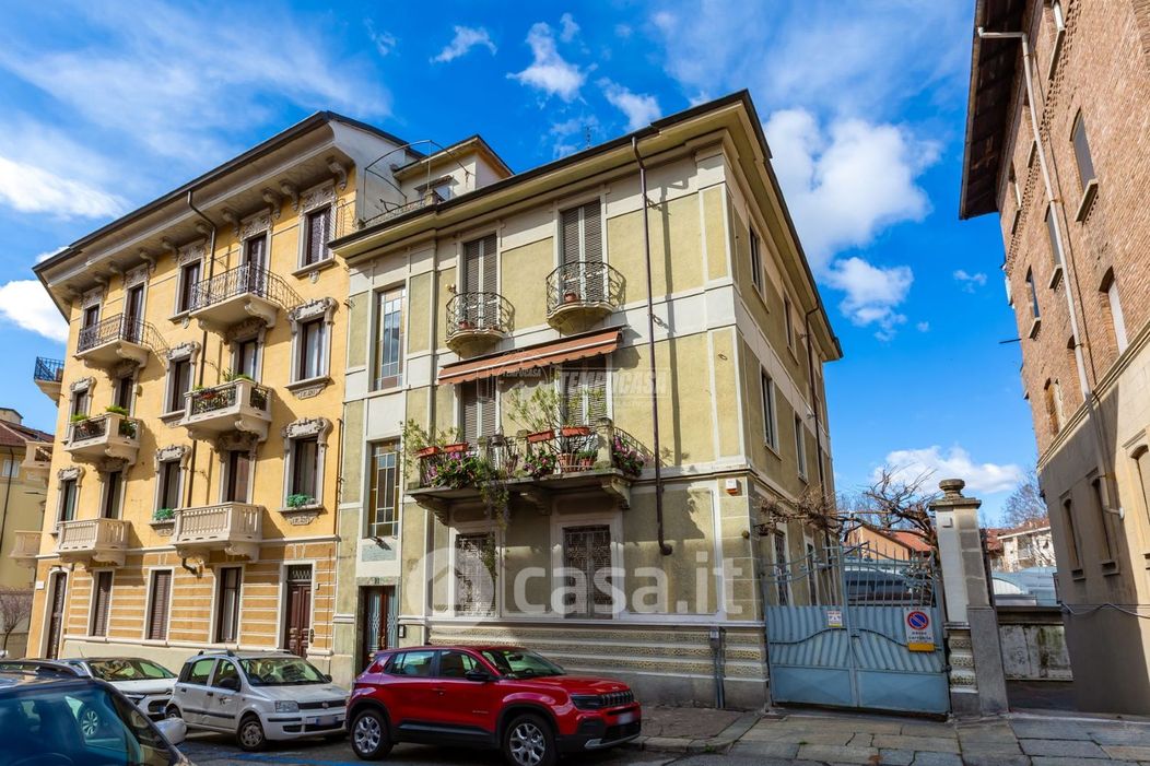 Appartamento in Vendita in Via Casteggio 11 a Torino