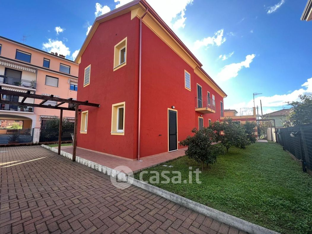 Villa in Vendita in Via Elba a La Spezia
