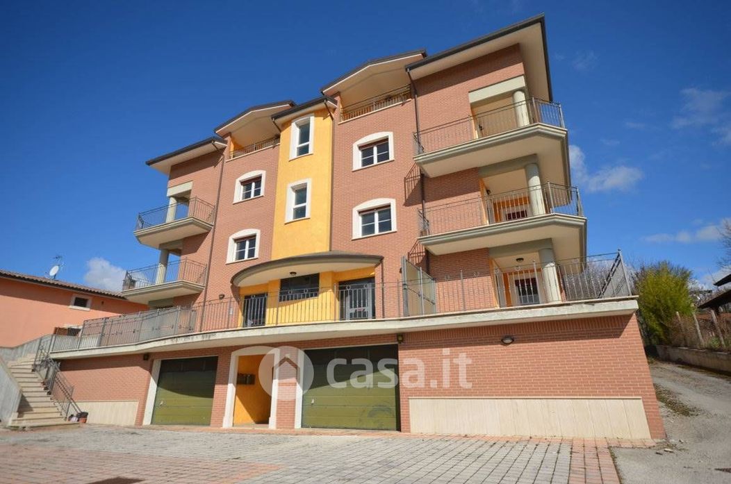 Appartamento in Vendita in Via Collevernesco 152 a L'Aquila