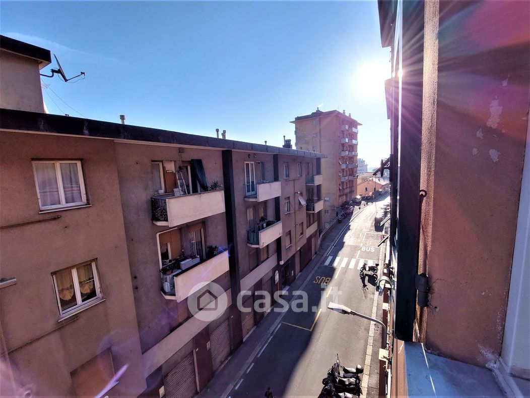 Appartamento in Vendita in Via Antonio Burlando a Genova
