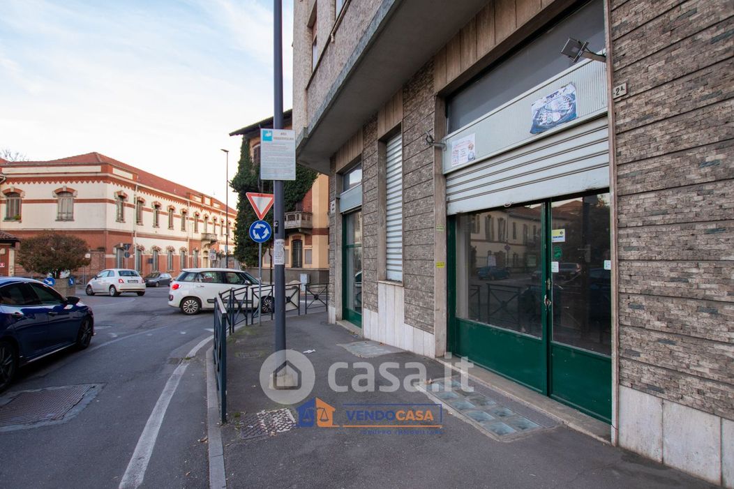Negozio/Locale commerciale in Vendita in Strada del Fortino 2 a Asti