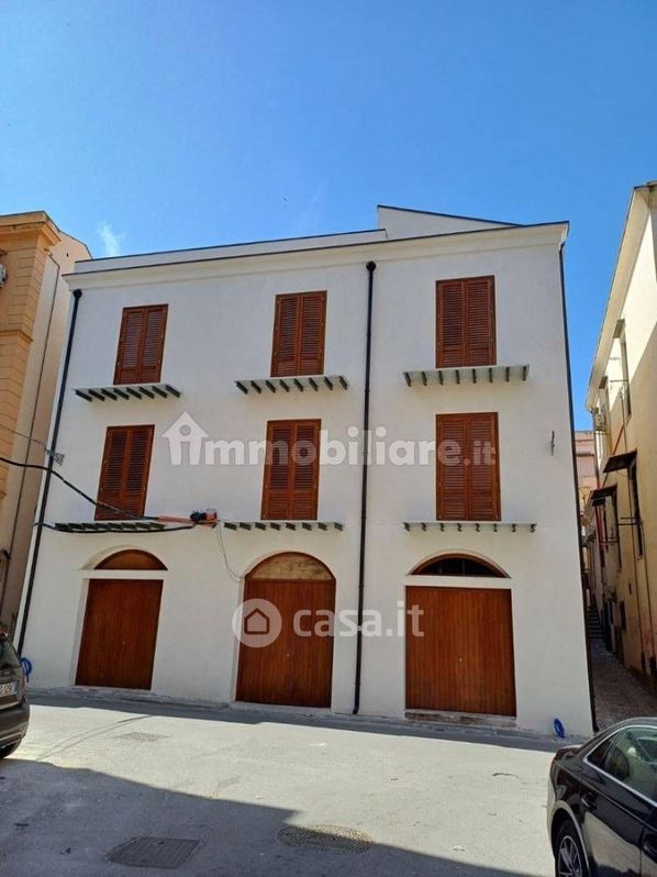 Appartamento in Vendita in Via Porta di Castro 91 a Palermo
