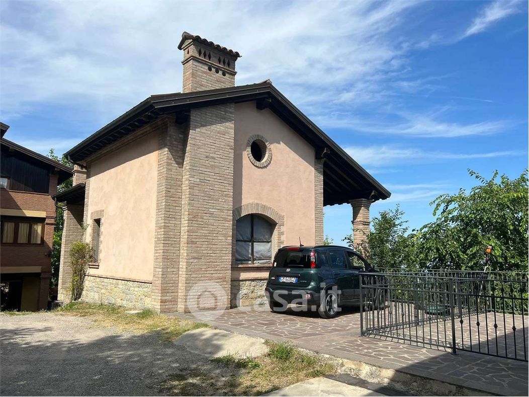 Rustico/Casale in Vendita in Via Giardini Nord 810 a Serramazzoni