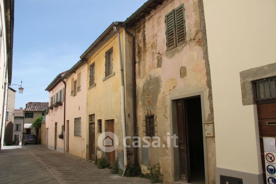 Casa indipendente in Vendita in Via delle Fosse 17 a Arezzo