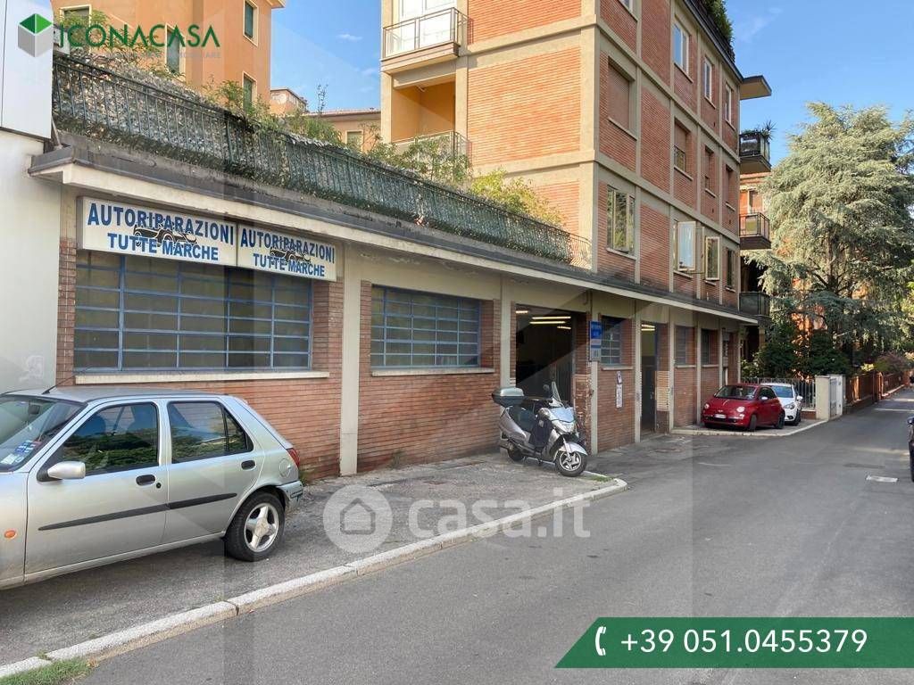 Negozio/Locale commerciale in Vendita in Via Demetrio Martinelli 2 a Bologna