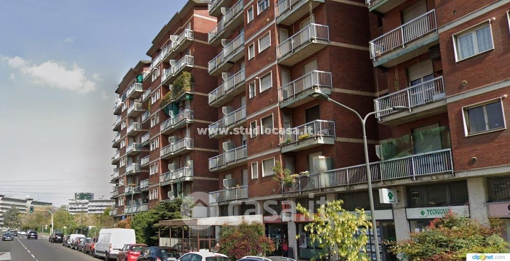 Appartamento in Affitto in Via Lorenzo Valla 25 a Milano
