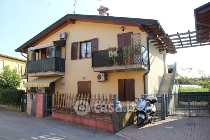 Appartamento in Vendita in Via Vaccarolo a Desenzano del Garda