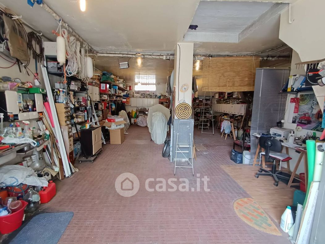 Negozio/Locale commerciale in Vendita in Via Don Mario Caustico 88 a Grugliasco