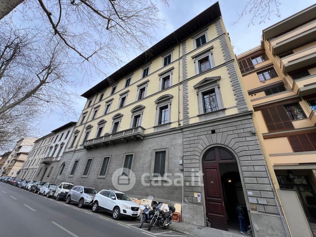 Appartamento in Vendita in Viale Giovanni Milton 65 a Firenze