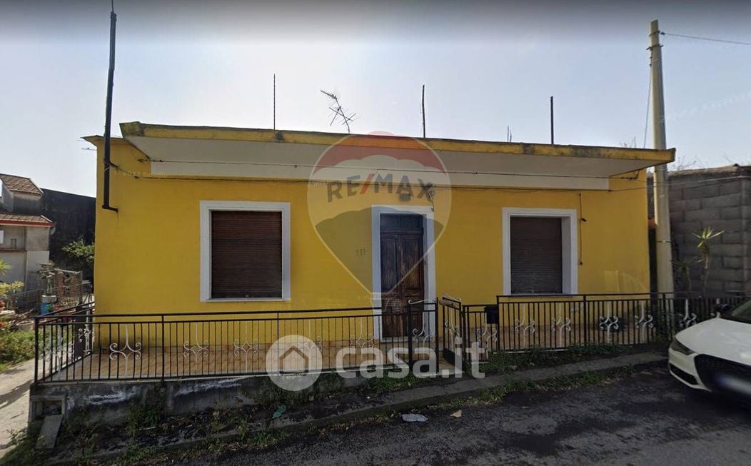 Casa indipendente in Vendita in Via Acqua Bongiardo 76 -75 a Santa Venerina