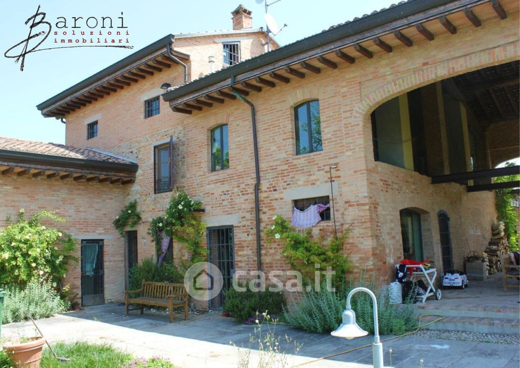 Villa in Vendita in Via Cogolonchio a Fidenza