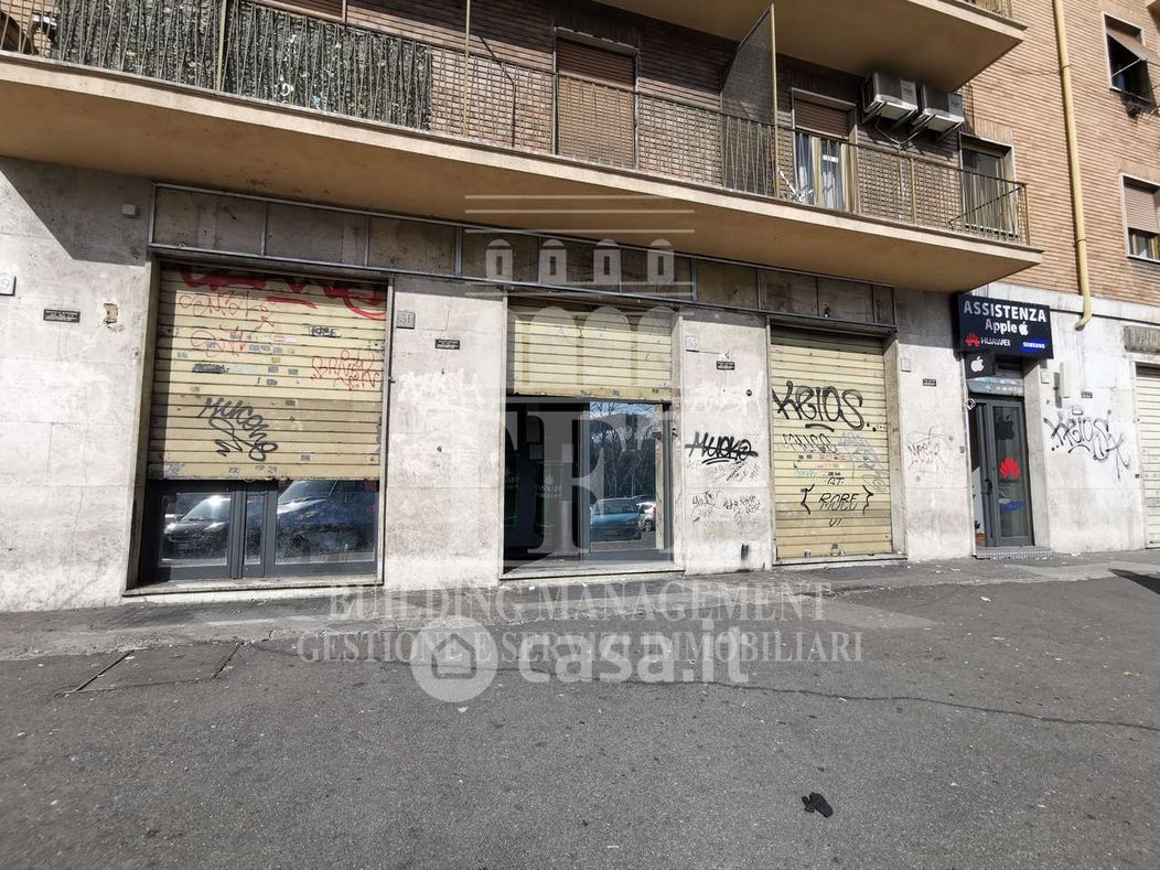Negozio/Locale commerciale in Affitto in Via Nomentana Nuova 100 a Roma