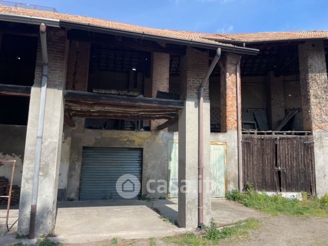 Garage/Posto auto in Vendita in Via Garibaldi 12 a Pogliano Milanese