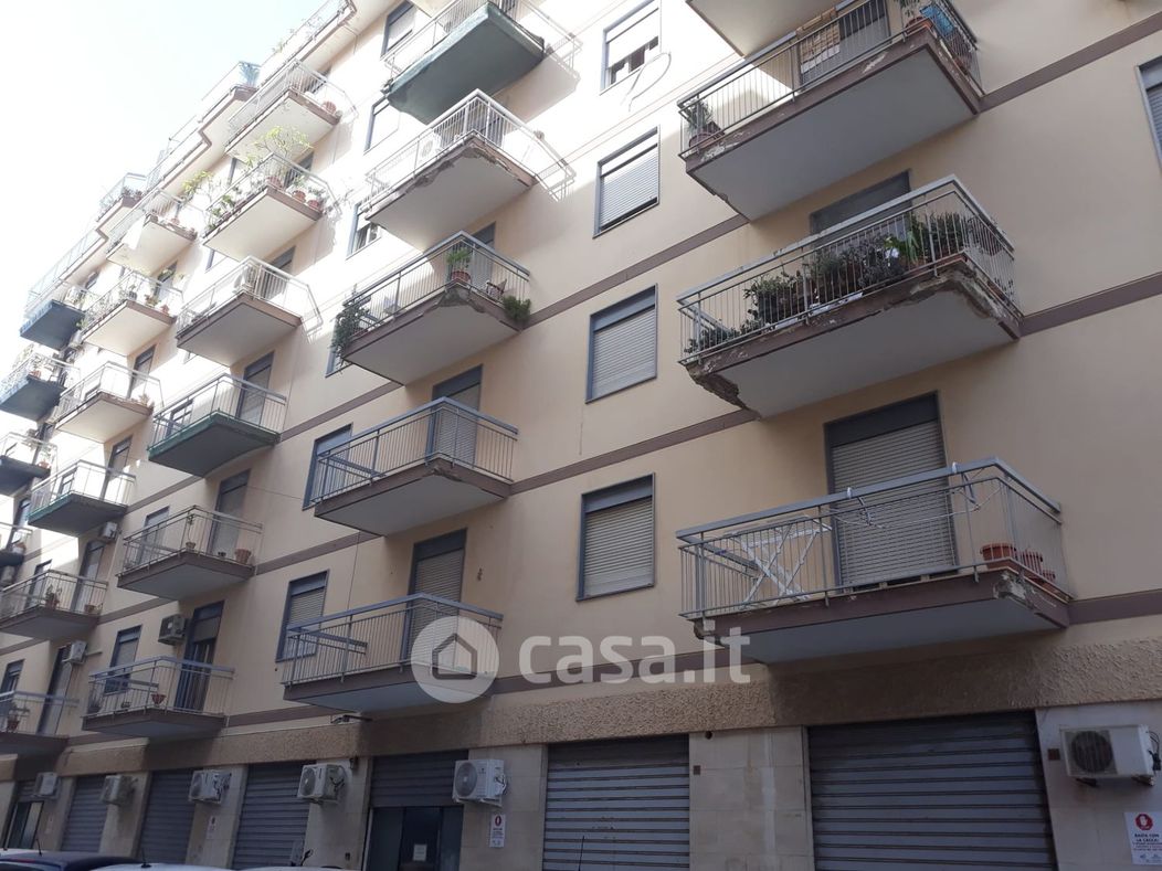 Appartamento in Vendita in Via Imera 99 a Palermo
