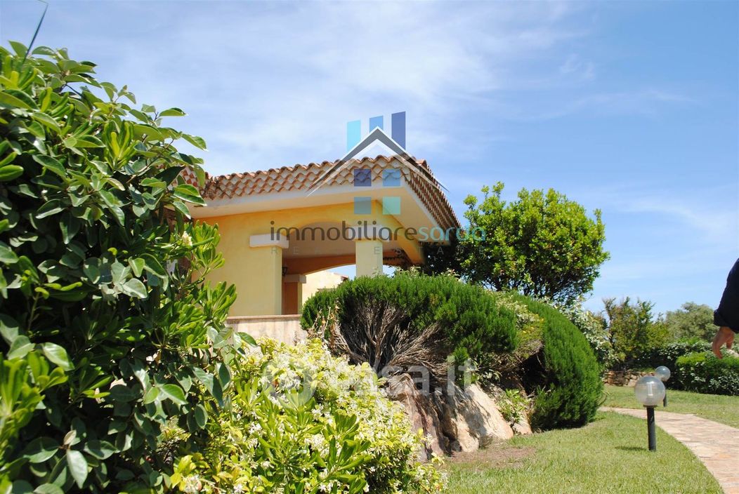 Villa in Vendita in Strada Panoramica per Baragge a Palau