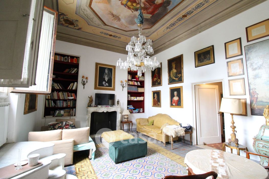 Appartamento in Vendita in Lungarno Amerigo Vespucci a Firenze