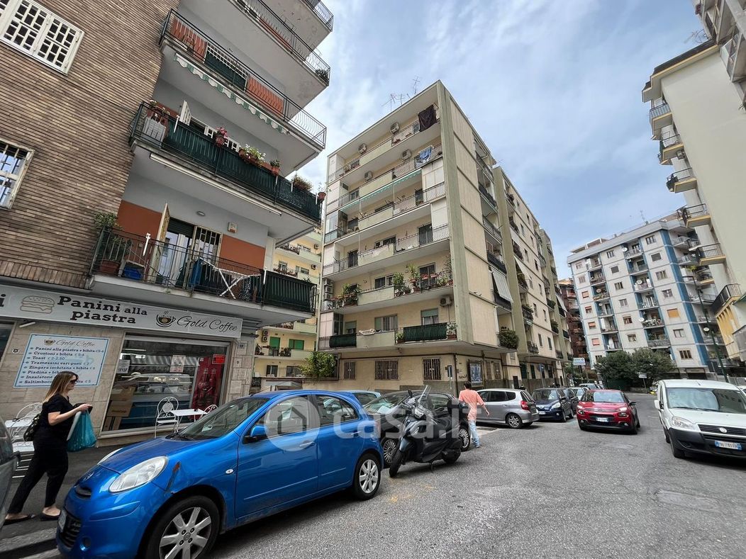 Appartamento in Vendita in Via Francesco Paolo Tosti 49 a Napoli