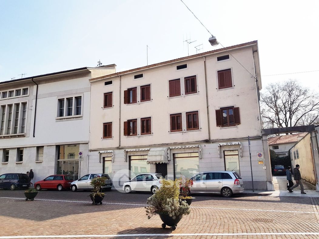 Stabile / Palazzo in Affitto in a Gorizia