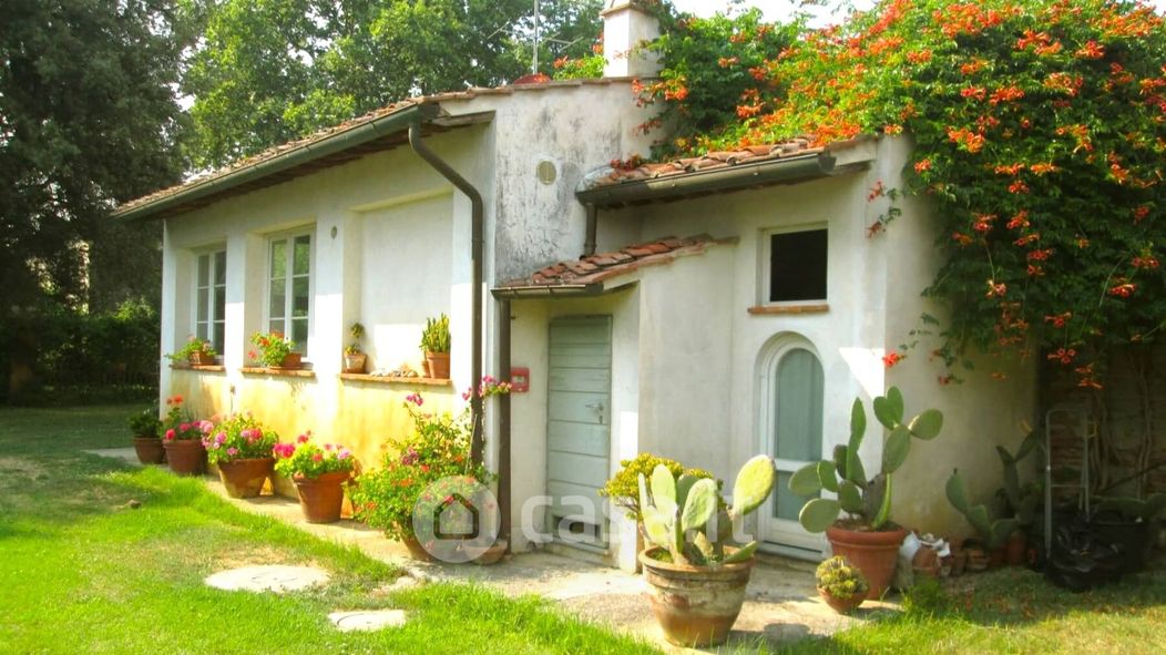 Villa in Vendita in Via Pietro di Lupo Parra 259 a Cascina