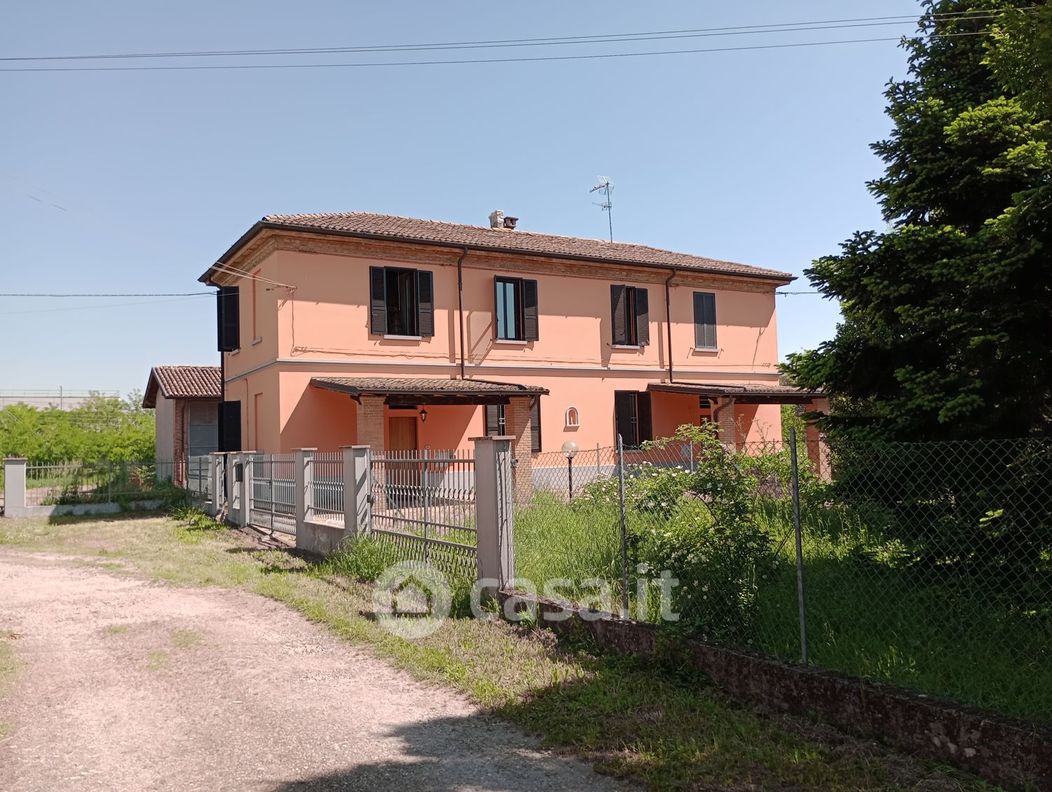 Casa Bi/Trifamiliare in Vendita in Via Caorsana 115 a Piacenza