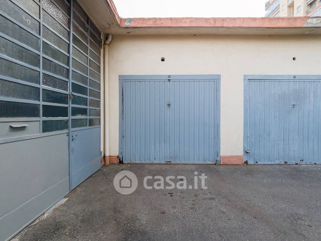Garage/Posto auto in Vendita in Via Cardinal Massaia 30 a Torino