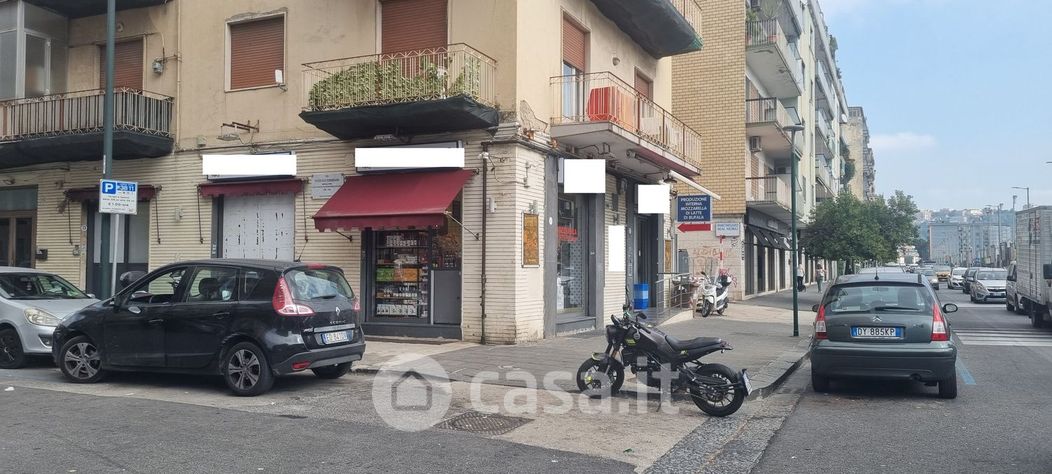 Negozio/Locale commerciale in Vendita in Via diocleziano 204 a Napoli