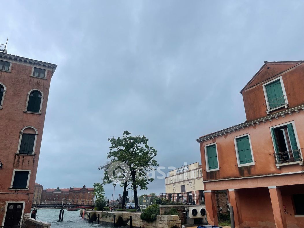 Appartamento in Vendita in Dorsoduro San Basilio porto a Venezia