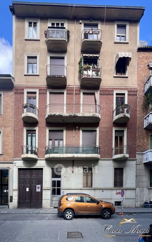 Appartamento in Vendita in Via Borgone 59 a Torino