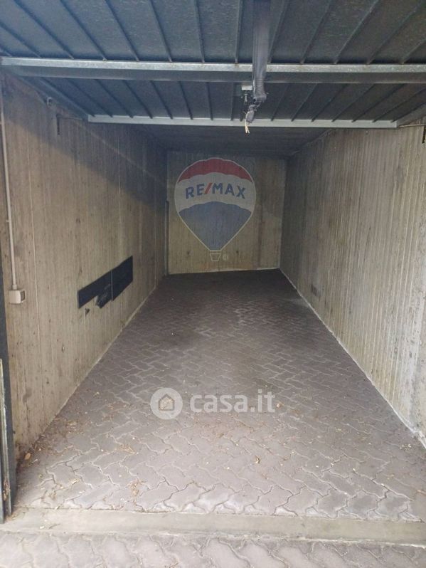 Garage/Posto auto in Vendita in a Monza