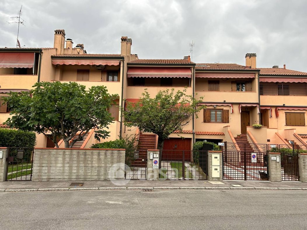 Casa indipendente in Vendita in Via Valle Brusa a Ferrara