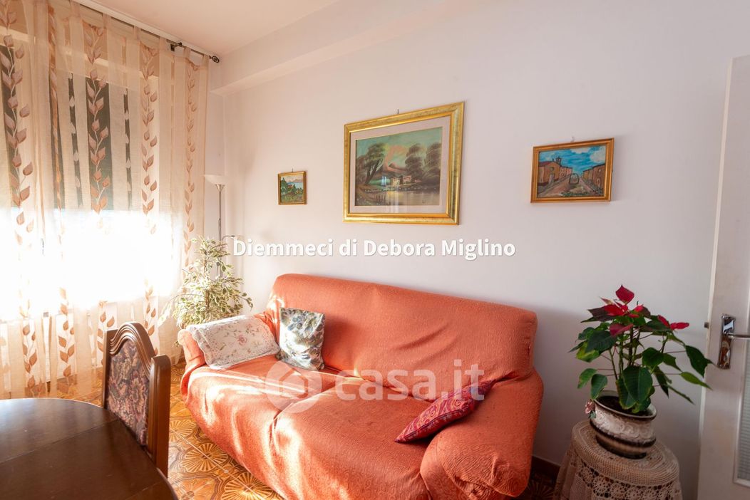 Appartamento in Vendita in Via Lamberto Loria 227 a Genova