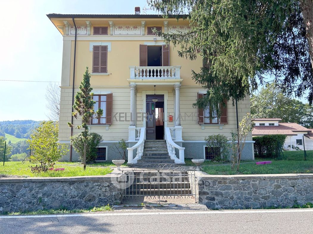 Villa in Vendita in Strada Provinciale Bertorella 79 a Albareto