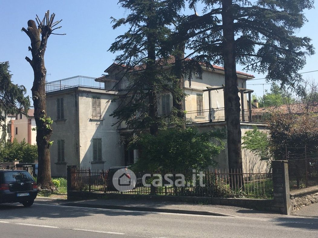 Villa in Vendita in Via F. Maestri a Sala Baganza