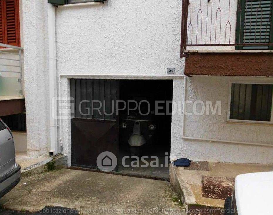 Garage/Posto auto in Vendita in Via Vincenzo O. Battarino a Cassano delle Murge