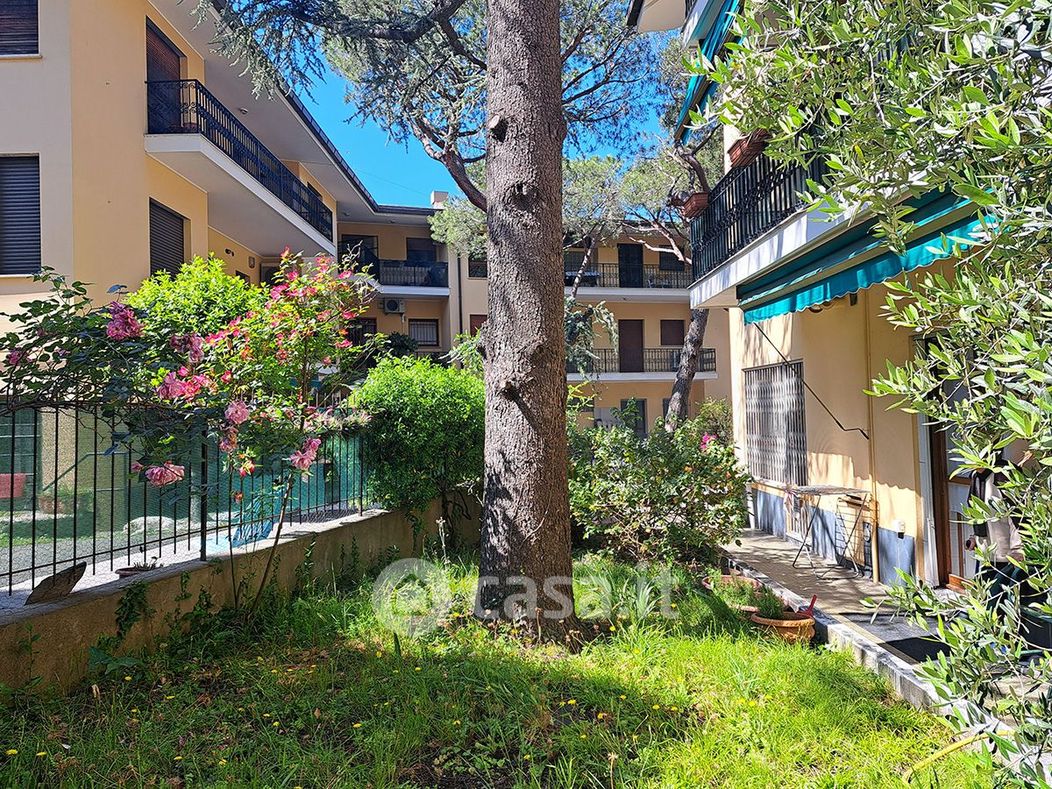 Appartamento in Vendita in Via San Giuseppe Cottolengo a Genova