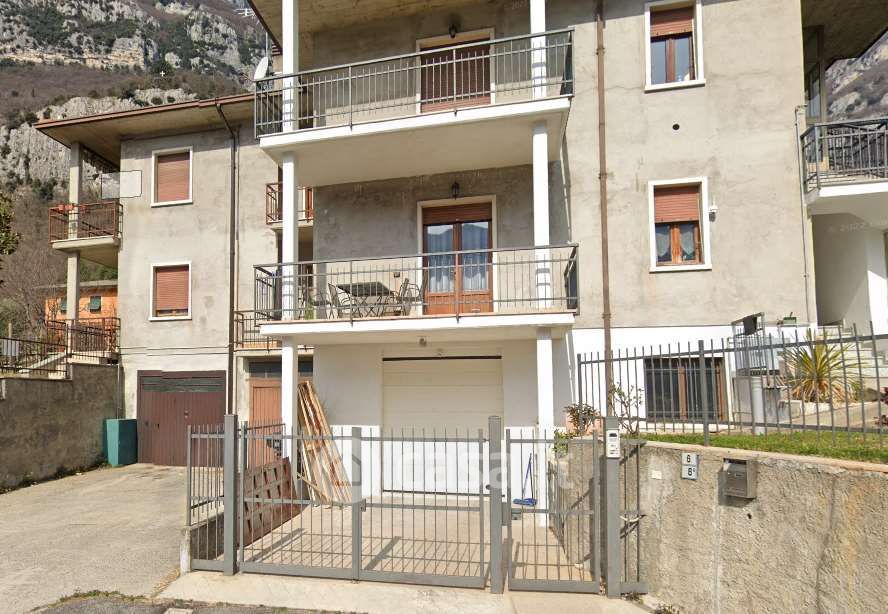 Appartamento in Vendita in Via Berto Barbarani 6 a a Brentino Belluno