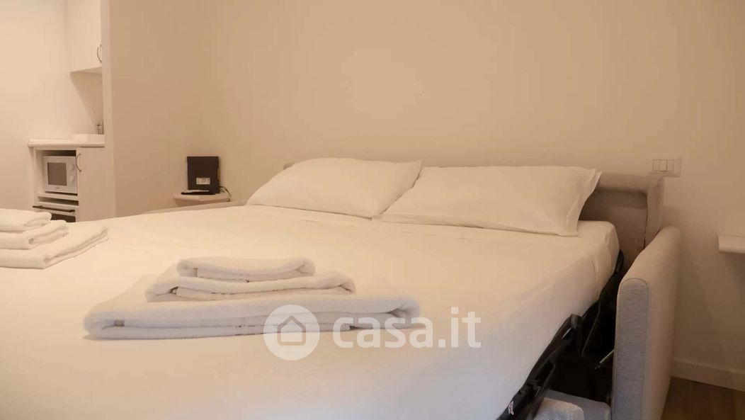 Appartamento in Affitto in Viale Carlo Troya 8 a Milano