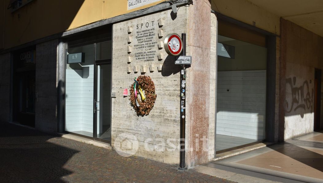 Negozio/Locale commerciale in Affitto in Piazza Cesare Battisti a Trento