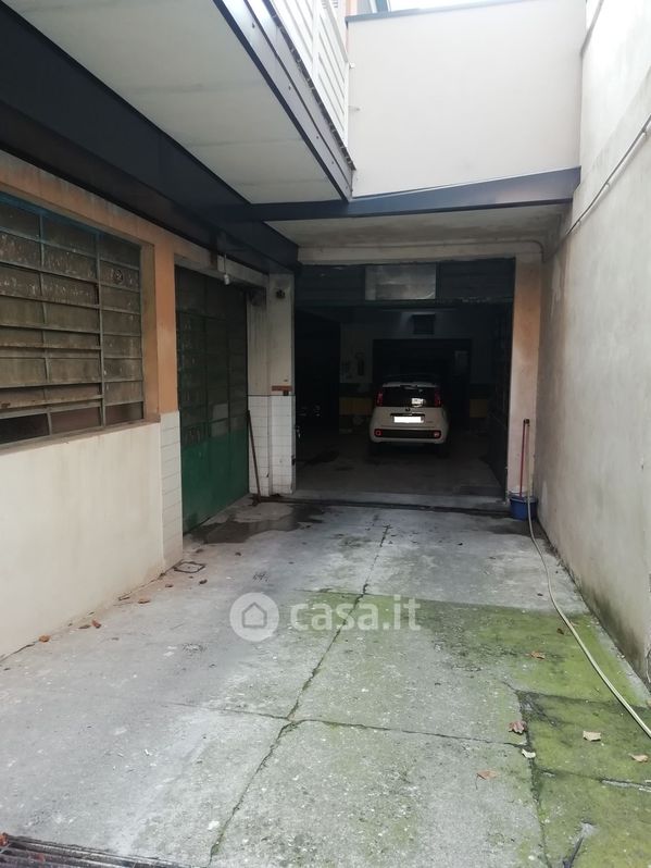 Garage/Posto auto in Vendita in Via Augusto Romagnoli a Bologna
