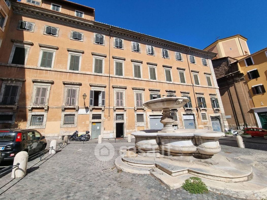Appartamento in Affitto in Piazza delle Cinque Scole 24 a Roma