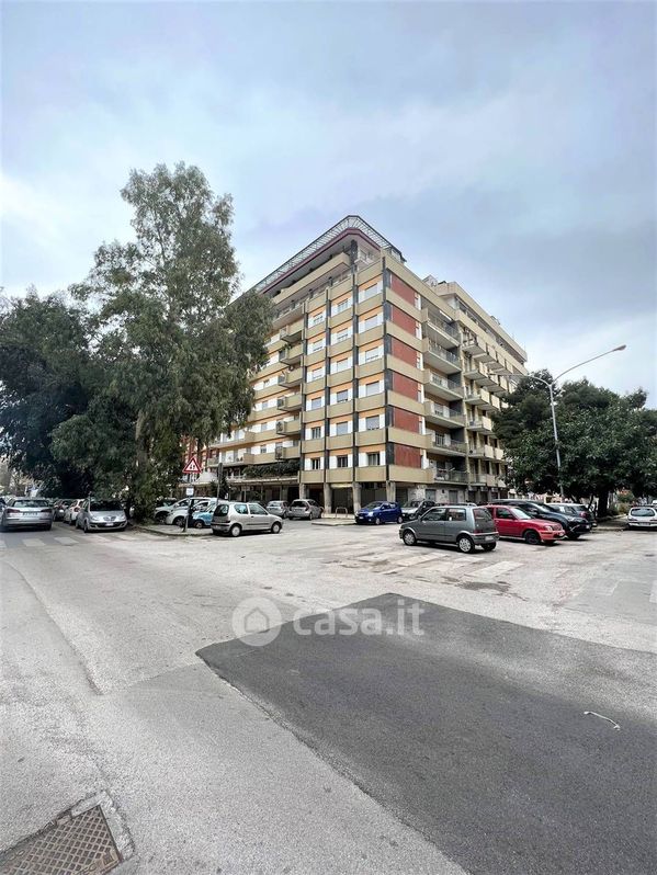 Appartamento in Vendita in Via Sardegna 30 a Palermo