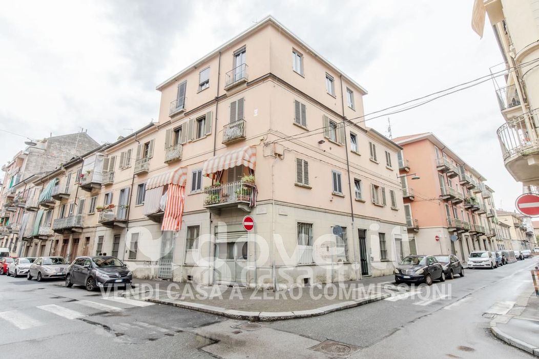 Appartamento in Vendita in Via Sesia 12 a Torino
