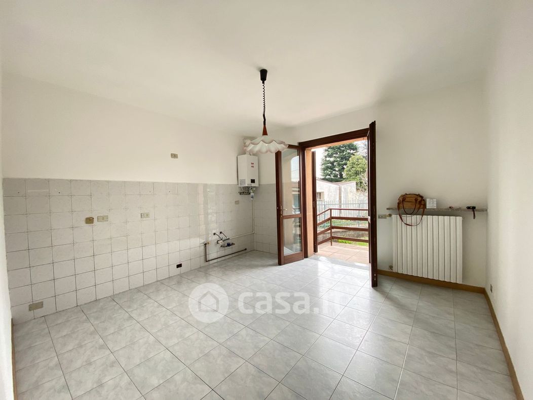 Appartamento in Affitto in Via E. Agazzi 8 a Mapello