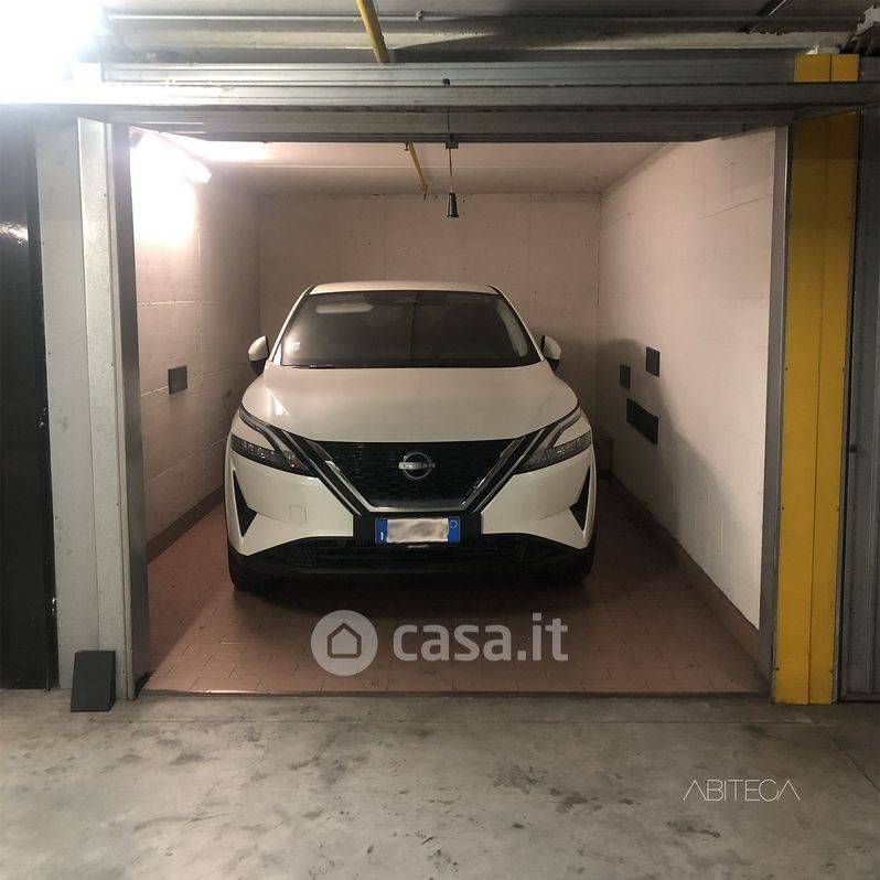 Garage/Posto auto in Vendita in Via Pavia 4 a Milano