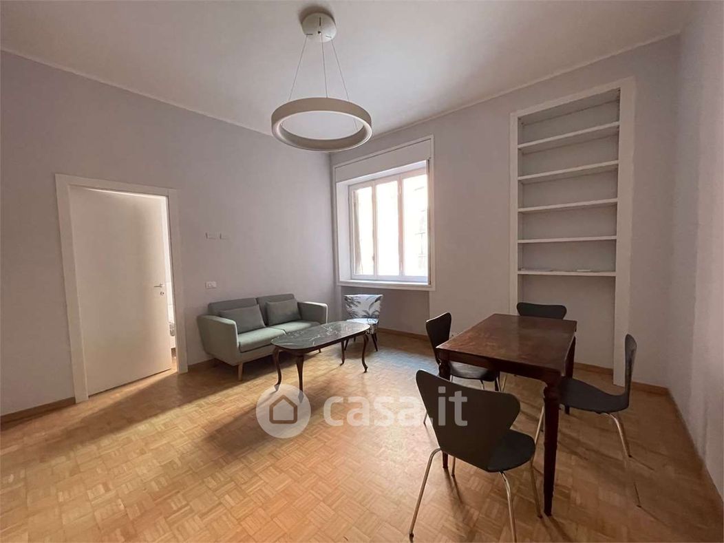 Appartamento in Affitto in Via Durini a Milano