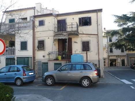 Appartamento in Vendita in Piazza Giosuè Carducci 17 a Rosignano Marittimo