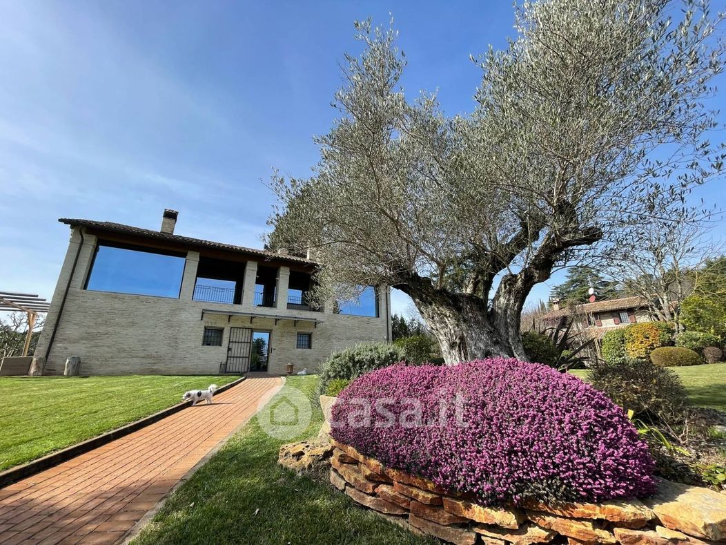 Villa in Vendita in Via Mongardino a Sasso Marconi