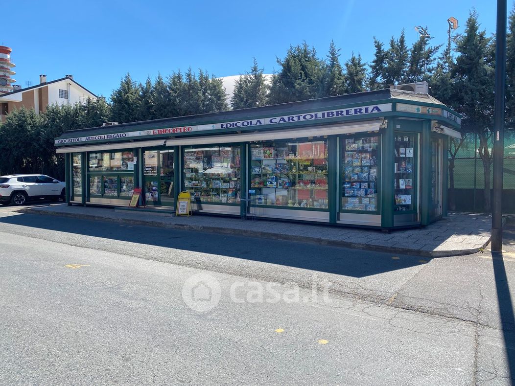 Negozio/Locale commerciale in Vendita in Via Camillo Benso di Cavour 44 a Alpignano
