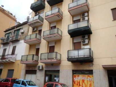 Appartamento in Vendita in Via Ruggerone da Palermo 5 a Palermo